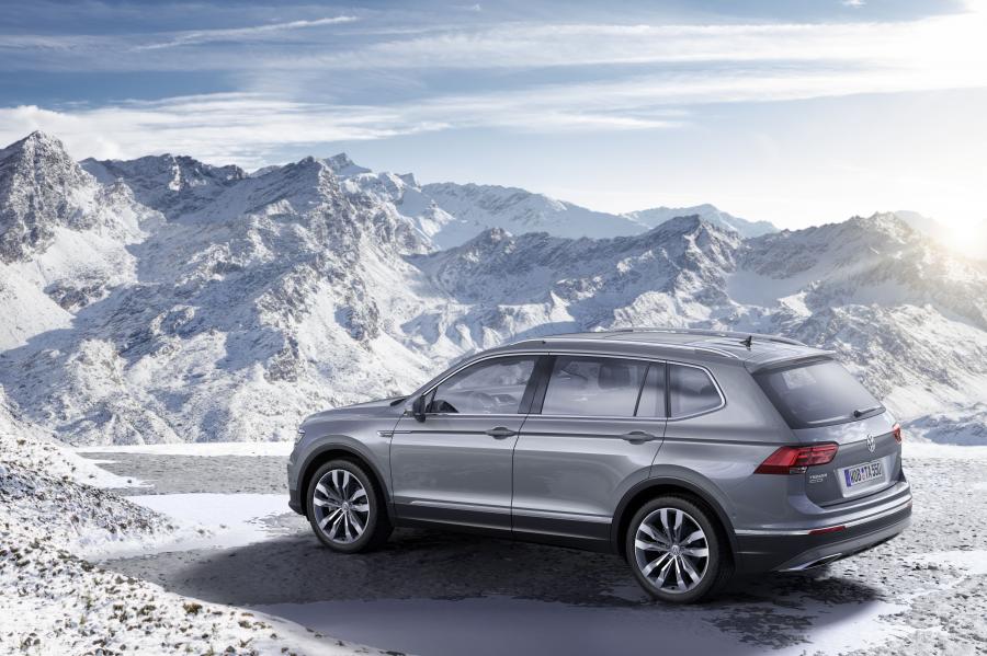  Volkswagen Tiguan Allspace 2017 года  (WW) (фото 13 из 55)